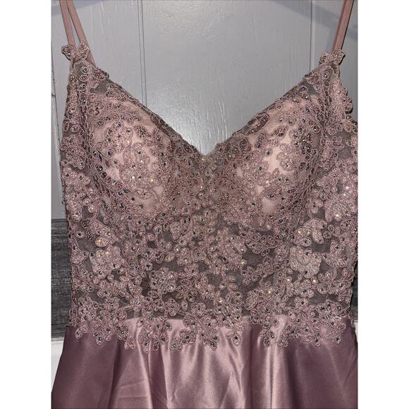 Dancing Queen, Formal Sz Sm Dusty Pink Lace And Rhinestone Bodice With Pockets - Picture 3 of 8